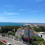 Vue Mer Au Coeur De La Corniche