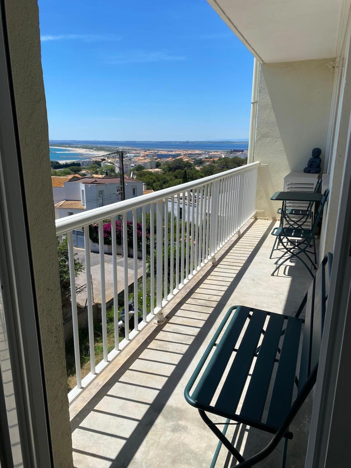 Vue Au Coeur De La Corniche
